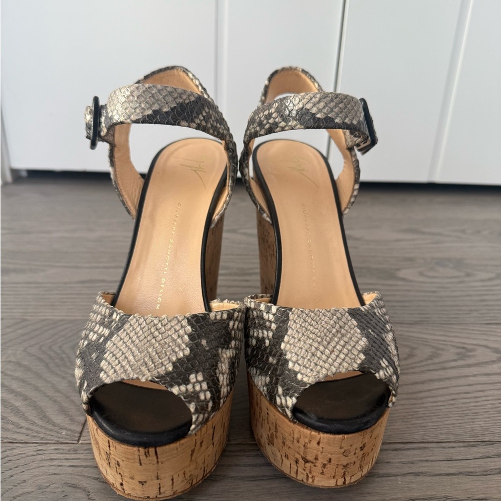 Giuseppe Zanotti Black and Gray Snakeskin Wedges - Picture 2 of 8